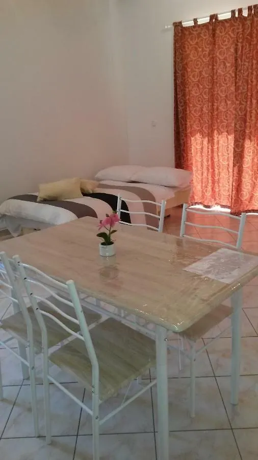 Apartman Lana Banjole 0*,